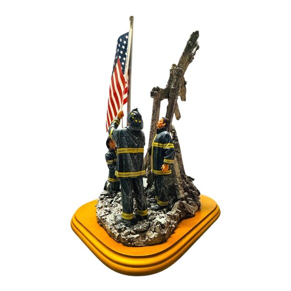 Vanmark 2001 Red Hats of Courage Image of Hope 9/11 Collectible Statue FM89448 - Picture 5 of 13
